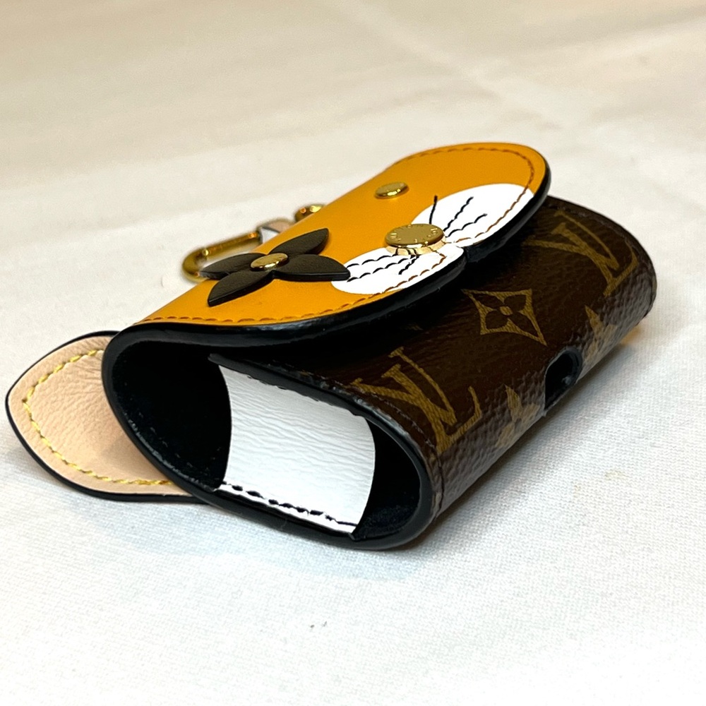 Louis Vuitton Monogram Orange and Black Cat EarPods Case - Picture 3 of 13